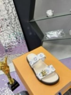 wholesale quality women louis vuitton shoes model no. 521